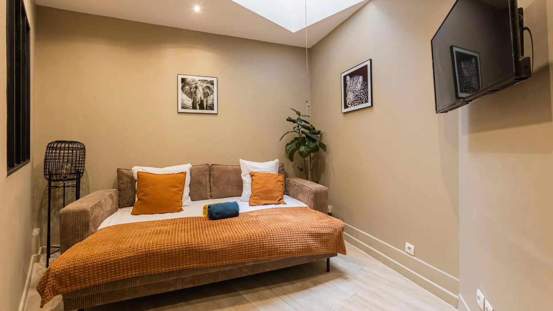 Marais Pompidou 3E, Jacuzzi, 2 Chambres, 4 A 6P Paris 0*,  France